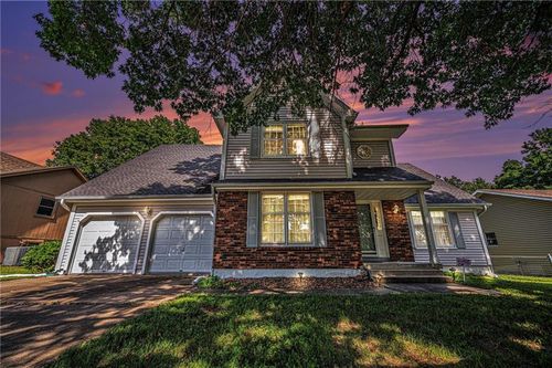 103 Cedar St, Smithville, MO, 64089-9534 | Card Image