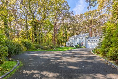 7 Shaker Hollow Rd, Setauket, NY, 11733-2249 | Card Image