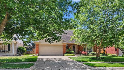 1437 Blairmoor Ct, Grosse Pointe Woods, MI, 48236-1065 | Card Image