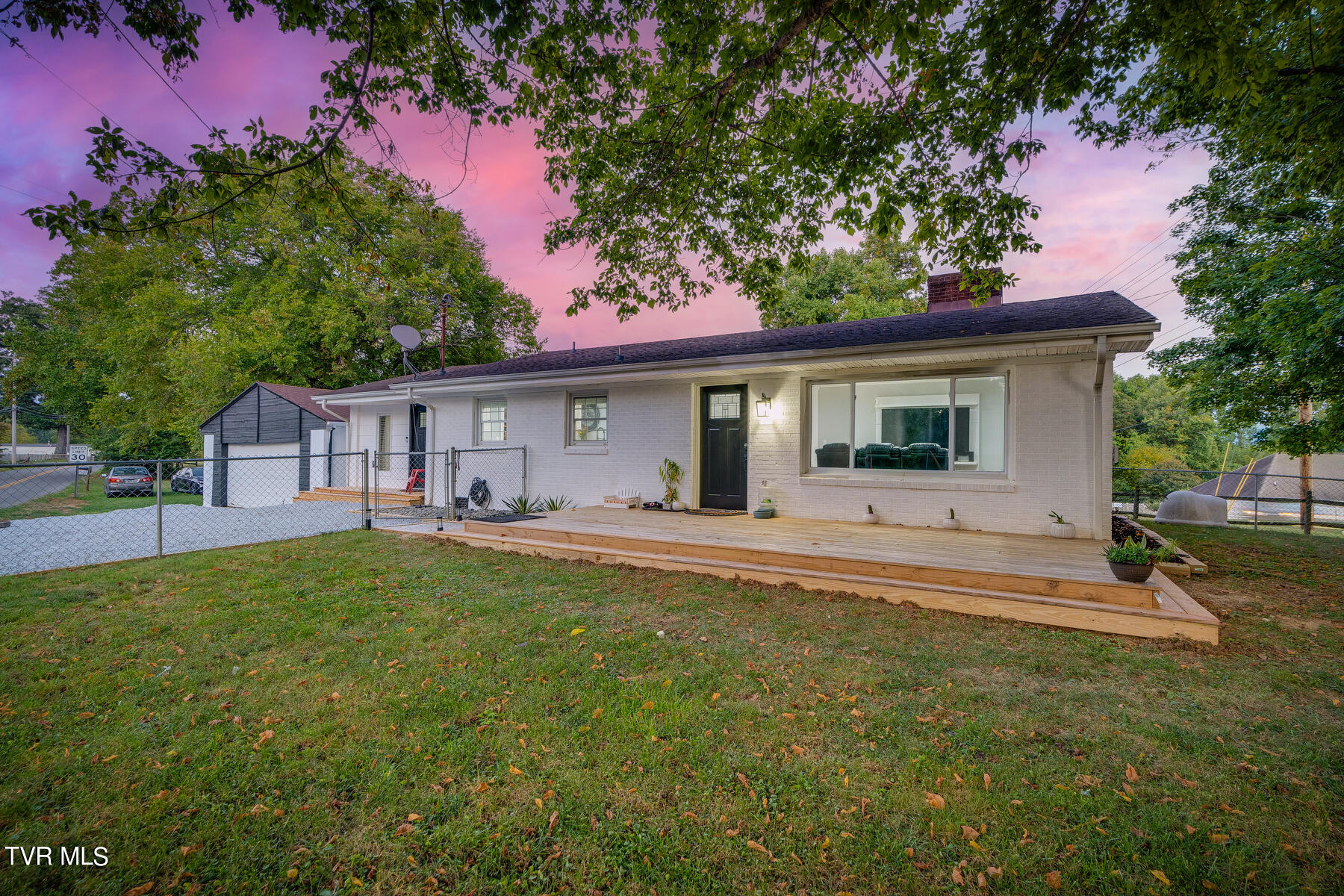 Mayfield Dr, Johnson City, TN 37604