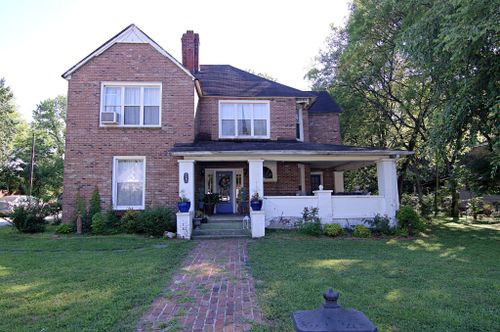 127 N Ewing St, Guthrie, KY, 42234-8634 | Card Image