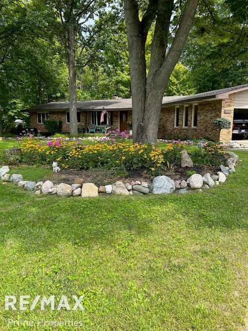 10286 Rene Dr, Clio, MI, 48420-1923 | Card Image
