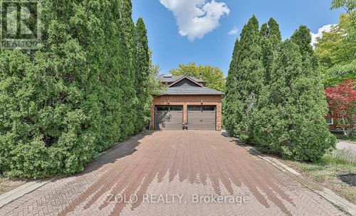 17 Hart St, Richmond Hill, ON, L4C8X2 | Card Image