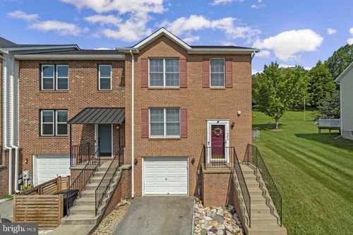 1232 Fairway Dr, Westminster, MD, 21158-6104 | Card Image