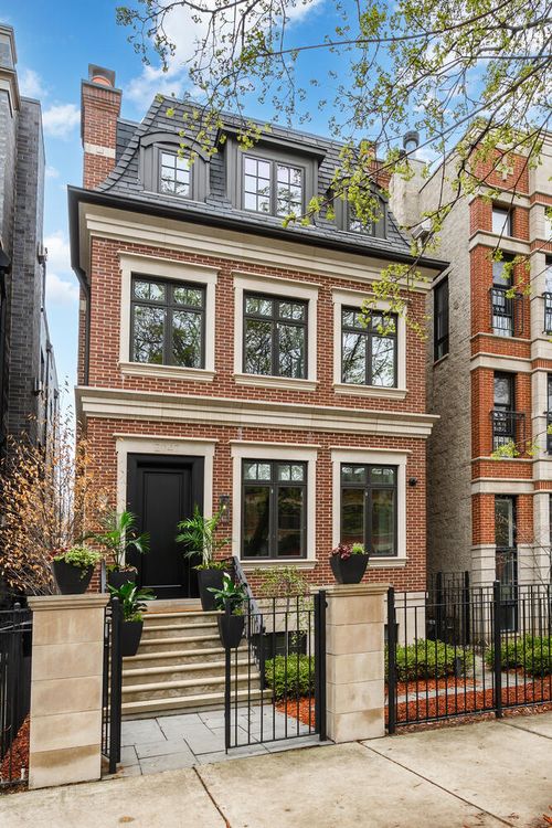 2047 N Bissell St, CHICAGO, IL, 60614-4205 | Card Image