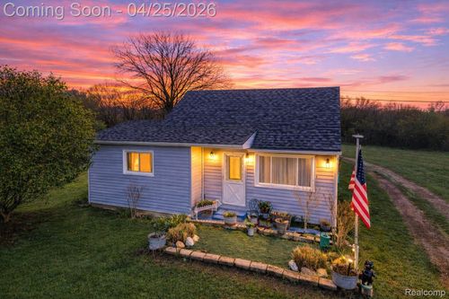 20796 Gibraltar Rd, Brownstown Twp, MI, 48183-5049 | Card Image