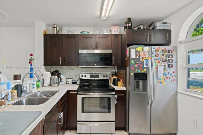 13688 Sw 264 Th Ter, House other with 4 bedrooms, 3 bathrooms and null parking in Homestead FL | Image 7