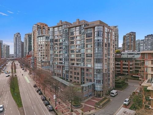 404-238 Alvin Narod Mews, Vancouver, BC, V6B5Z3 | Card Image