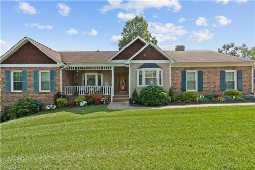 1108 Applegate Ct, Lenoir, NC, 28645-8910 | Card Image