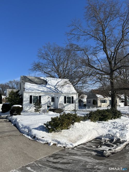 54 Mcmullen Ave, Stamford, CT, 06902-6107 | Card Image