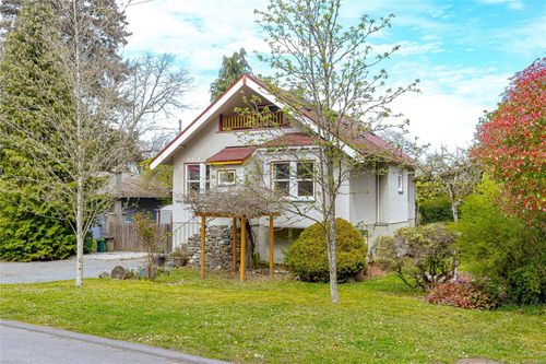 1080 Jasmine Ave, Victoria, BC, V8Z2P4 | Card Image
