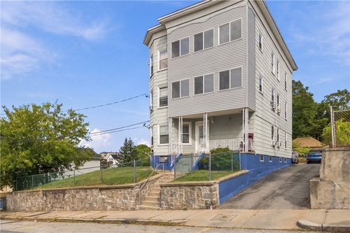 214 Estes St, Woonsocket, RI, 02895-1780 | Card Image