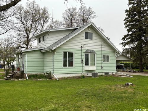 200 1st St W, Dinsmore, SK, S0L0T0 | Card Image
