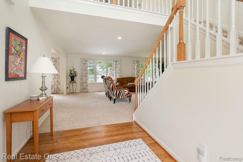 468 Orchard Ridge Dr, Lake Orion, MI, 48362-2297 | Card Image