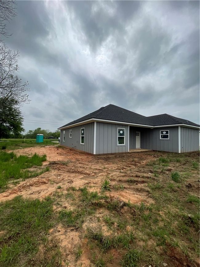 412 E Hunt St, House other with 3 bedrooms, 2 bathrooms and null parking in Bremond TX | Image 4