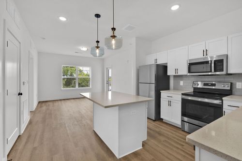 207-1540 Lebanon Pike, Nashville, TN, 37210-3250 | Card Image