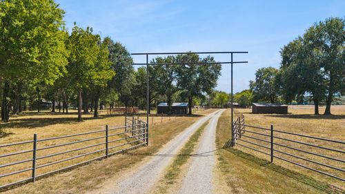 21540 E State Highway 31, Quinton, OK, 74561 | Card Image