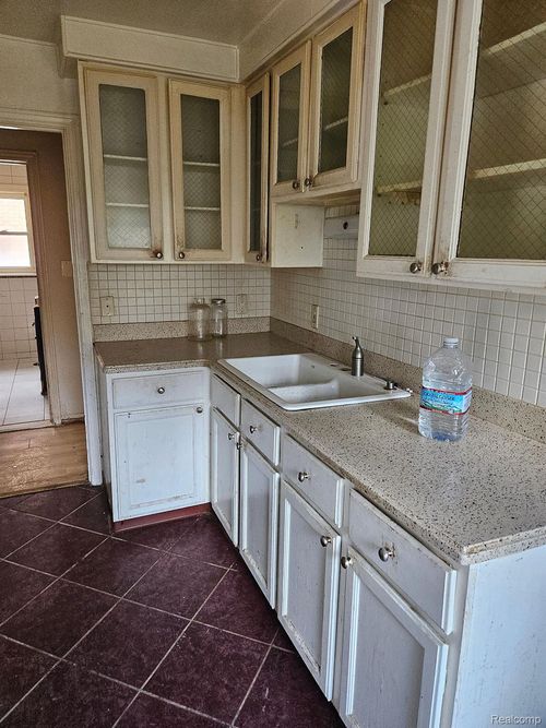 18627 Rutherford St, Detroit, MI, 48235-2943 | Card Image