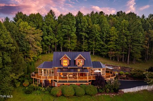 151 Jordan Ln, Mountain City, TN, 37683-6322 | Card Image