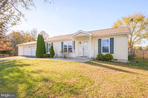 77 Barbie Ln, MARTINSBURG, WV, 25405-6716 | Card Image