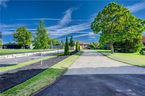 11 Cecil Kennedy Crt, Baden, ON, N3A0B2 | Card Image