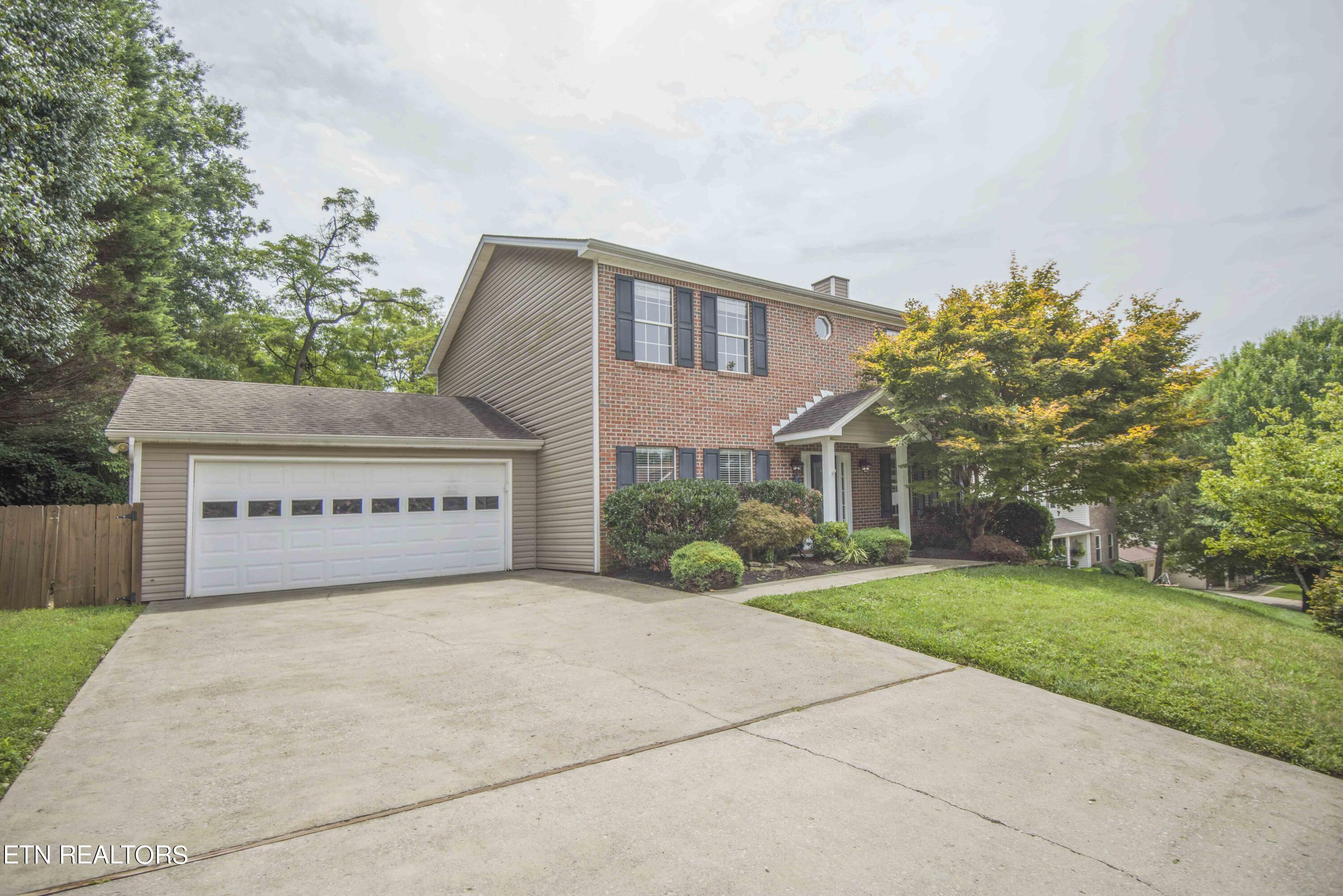 Maple Run Ln, Knoxville, TN 37919