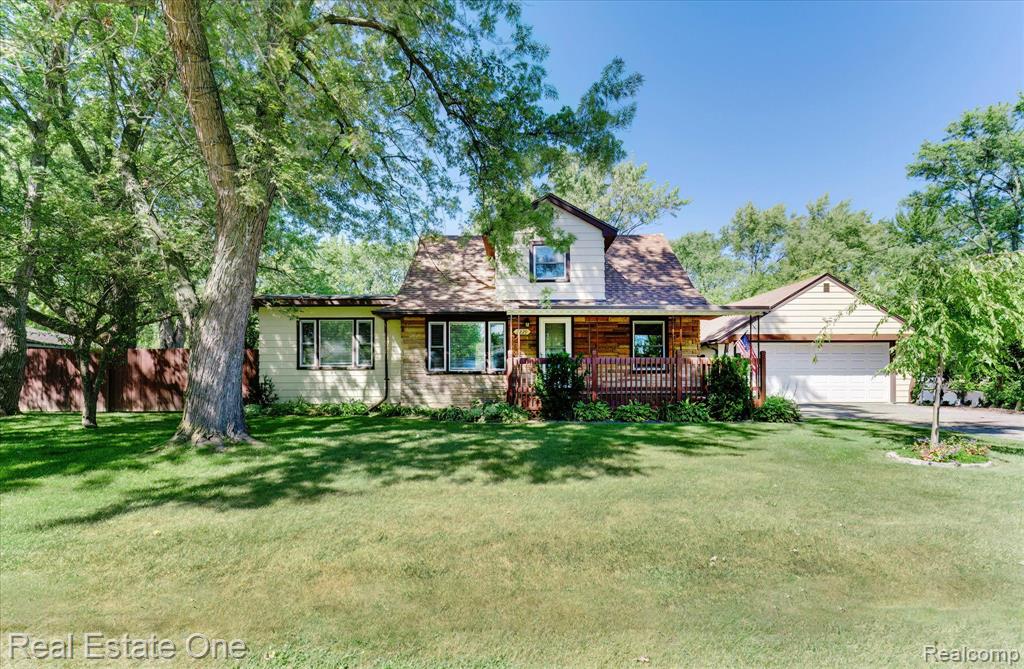 Virginia Dr, Troy, MI 48083