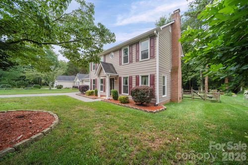 2527 Heathershire Ln, Matthews, NC, 28105-4080 | Card Image