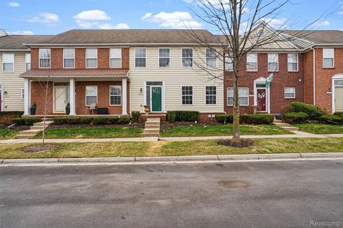 253 Stonegate W, Pontiac, MI, 48341-1066 | Card Image