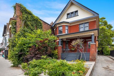 1402 Dundas St W, House other with 4 bedrooms, 3 bathrooms and 3 parking in Toronto ON | Image 1