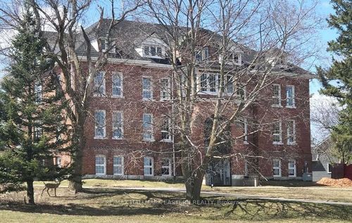 204-1354 Young'S Point Rd, Lakefield, ON, K0L2H0 | Card Image