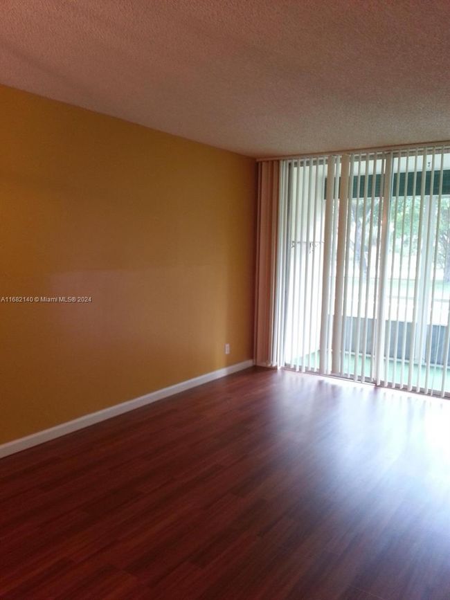 APT-105K - 8300 Sands Point Blvd, Condo with 1 bedrooms, 2 bathrooms and null parking in Tamarac FL | Image 6