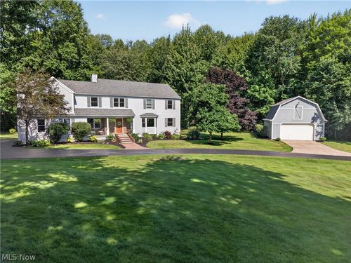 9610 Fox Meadow Ln, Chardon, OH, 44024-8645 | Card Image