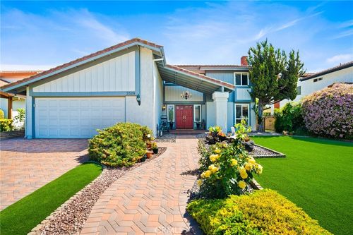 2528 Larkwood Dr, Fullerton, CA, 92833-2028 | Card Image