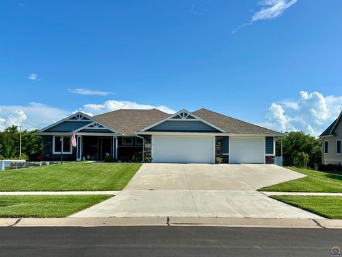 3221 Se Blazing Star Dr, Topeka, KS, 66609-1572 | Card Image