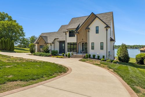 112 Sterling Rd, Hendersonville, TN, 37075-5300 | Card Image