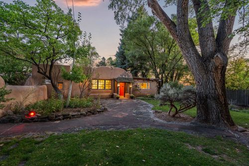 560 Piedmont, Taos, NM, 87571-6477 | Card Image