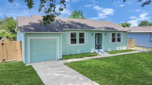129 E 6th St, Deer Park, TX, 77536-2721 | Card Image