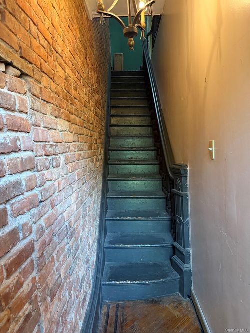 439 Quincy St, Brooklyn, NY, 11221-1204 | Card Image