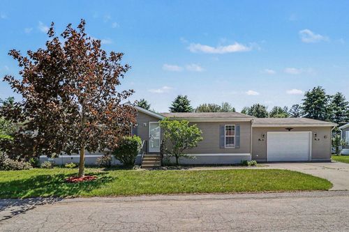 3757 W Woodview Dr, Ludington, MI, 49431-8641 | Card Image