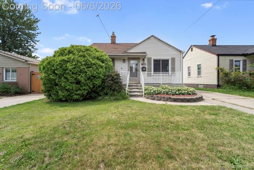 19304 Connecticut St, Roseville, MI, 48066-7204 | Card Image