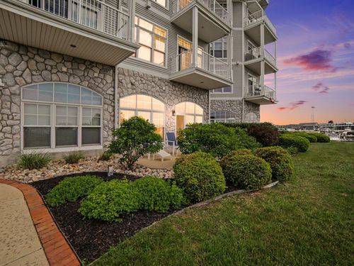 22-300 S Rath Ave, Ludington, MI, 49431-3003 | Card Image