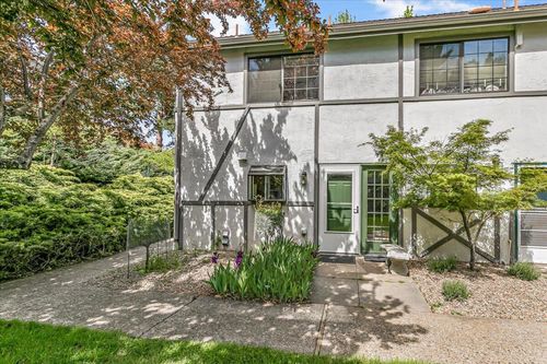 apt-16-495 Chestnut St, Ashland, OR, 97520-1577 | Card Image