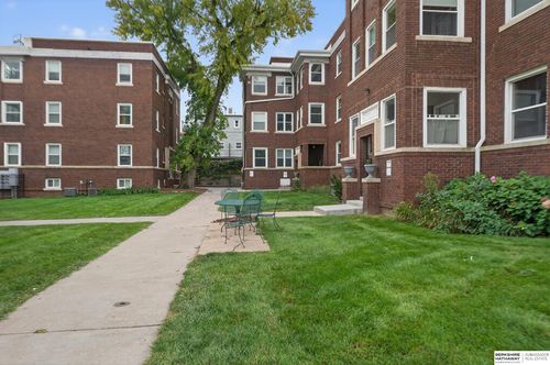 apt-2001-2313 Harney St, Omaha, NE, 68102-2320 | Card Image