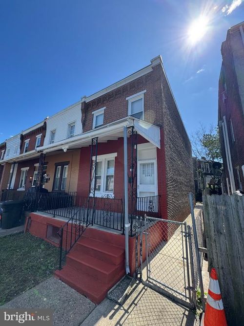 2042 Cemetery Ave, PHILADELPHIA, PA, 19142-2015 | Card Image