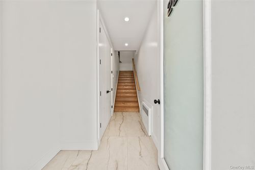 unit-202-1 Manor Dr, Monsey, NY, 10952-3581 | Card Image