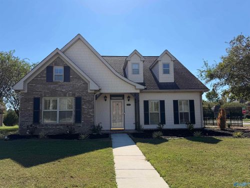 711 Appaloosa Ln Sw, Decatur, AL, 35603-3227 | Card Image