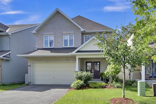 816 Slattery'S Field St, Gloucester, ON, K1T0J1 | Card Image