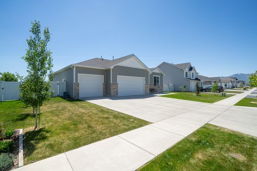592 E 600 S, Hyrum, UT, 84319 | Card Image