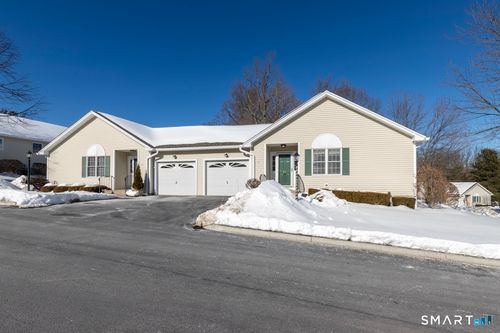 71 Cider Mill Ln, Trumbull, CT, 06611-2469 | Card Image